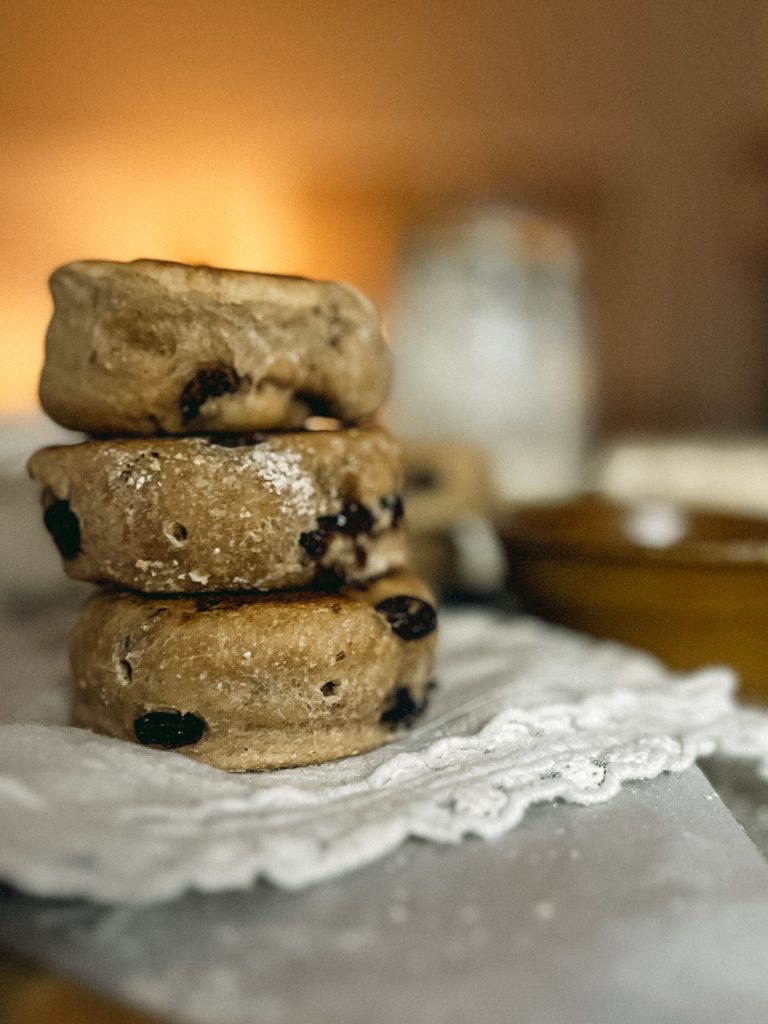 cinnamon-raisin-sourdough-english-muffins